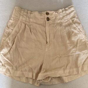 American Eagle Beige shorts